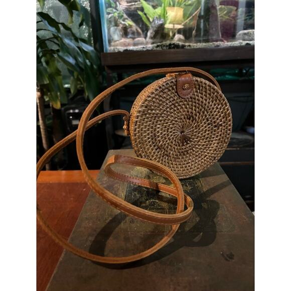 Handwoven round Rattan straw brown tan Purse shoulder bag leather strap - Picture 2 of 9